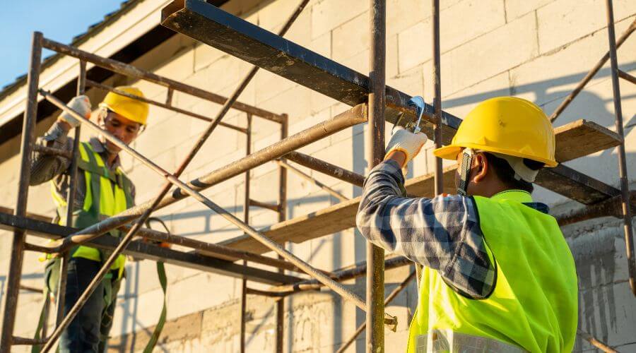 Professional gutter cleaning in Martelle, IA